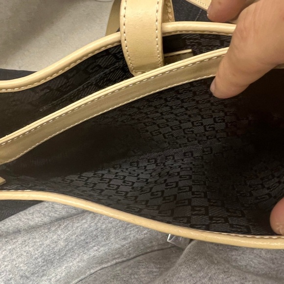 Gucci Beige and Cream Shoulder Bag
